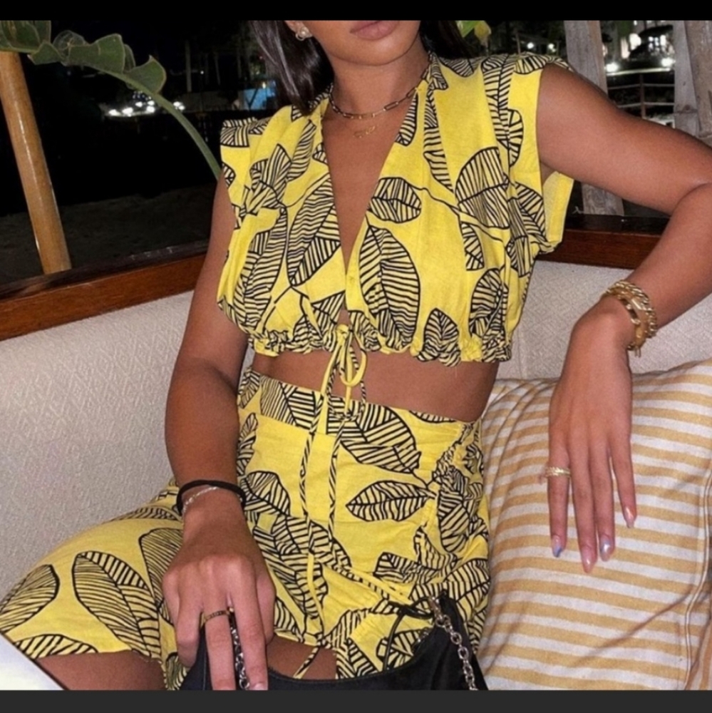 Zara printed   crop top size  s